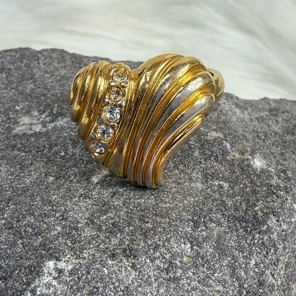 Vintage Avon Scalloped Heart Ring 8.75